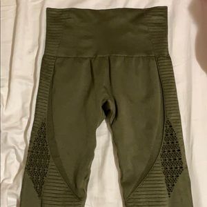 High waisted leggings